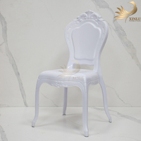 Chaise de salle à manger en plastique PP de haute qualité durable pour les activités intérieures et extérieures pour les salons, les mariages et les bars