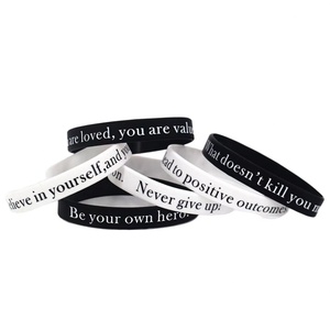 Bracelet en silicone personnalisé avec logo sportif en relief, résistant à l'eau, avec transfert thermique, bracelet promotionnel avec cadeaux personnalisés - Product Image 1