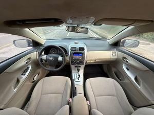 Toyota Corolla 1.6L automatique d'occasion 2014, conduite à gauche, en excellent état de marche, prix compétitif, à vendre - Product Image 6