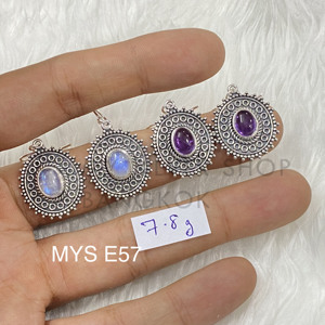 แหวนพลอยพรีเมี่ยมพร้อมอัญมณีธรรมชาติและเครื่องประดับเงินสเตอร์ลิง - Product Image 1