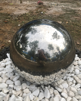 Décoration artistique moderne Fontaine en forme de boule en acier inoxydable pour l'extérieur Sphère faite à la main Caractéristiques de l'eau LED pour la décoration de jardin