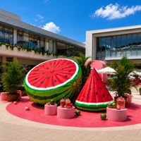 Décoration publicitaire géante gonflable en forme de fruits (fraise, pomme, ananas, raisin, pêche) pour magasin de jus, idéale pour les fêtes en extérieur, personnalisable