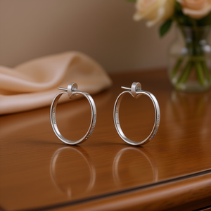 Orecchini a Cerchio in Argento 925 Albelda D'orho, Design Minimalista per Uso Quotidiano, Gioielli Unisex con Finitura in Oro Bianco - Product Image 2