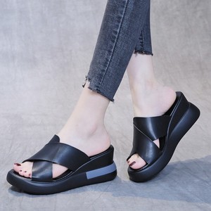 Nouvelles sandales d'été 2026 pour femmes avec talon compensé en cuir souple, design bec de poisson, chaussures à semelle éponge surélevée et semelle épaisse - Product Image 5