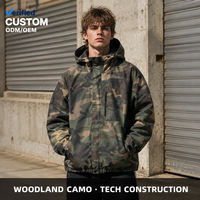 Veste coupe-vent technique en polyester camouflage woodland personnalisée avec capuche ajustable et fermeture éclair intégrale pour homme, idéale pour le streetwear et les activités de plein air