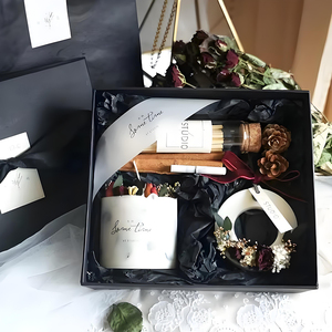 Set di <span class=keywords><strong>Candele</strong></span> <span class=keywords><strong>Profumate</strong></span> con Rosa di Velluto Rosso, Fiori Secchi Immortali, Etichetta Privata, Regalo Souvenir <span class=keywords><strong>Fai</strong></span>-<span class=keywords><strong>da</strong></span>-<span class=keywords><strong>Te</strong></span> - Product Image 1