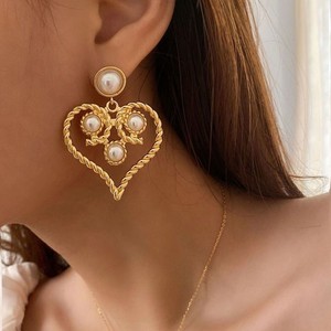Orecchini a perno romantici esagerati barocchi retrò a forma di cuore intagliato con perle imitate e placcatura in oro in lega di zinco, idea regalo - Product Image 5