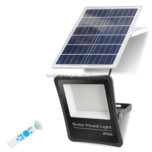 Rifornimento di fabbrica 100w 200w 300w 400w 500w 600w alimentato <span class=keywords><strong>a</strong></span> energia solare <span class=keywords><strong>a</strong></span> Led IP66 impermeabile luce di inondazione solare ricaricabile - Product Image 1
