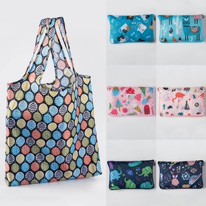 Sac pliable écologique réutilisable en polyester multicolore personnalisé découpé à la forme, sac fourre-tout pliable réutilisable, sac de courses imperméable - Product Image 1