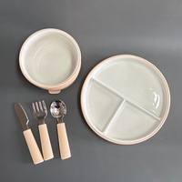 Assiette Moderne en Porcelaine pour Enfants, Écologique, Non Toxique, Base en Silicone à Ventouse, Réutilisable et Lavable au Lave-Vaisselle, Design Portable à Motifs de Dessins Animés