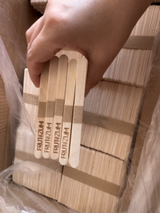 Cấp thực phẩm Ice Cream Sticks gỗ Ice Cream muỗng biểu tượng tùy chỉnh bằng gỗ <span class=keywords><strong>Popsicle</strong></span> <span class=keywords><strong>Stick</strong></span> - Product Image 3