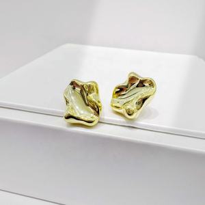 Prix usine – Nouvelles boucles d'oreilles clous grandes en argent plaqué or 925, personnalisées, polies, pour femmes, style western, hip-hop, géométriques - Product Image 3