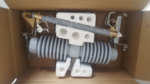 Bán buôn tùy chỉnh sứ Vật liệu điện áp cao 36KV 100 hoặc 200 amp cầu chì cutout - Product Image 2