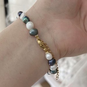 Pulsera de perlas barrocas naturales de alta calidad con cierre chapado en oro PVD de acero inoxidable 316L resistente al agua, Perla Barroca de 7 mm - Product Image 3