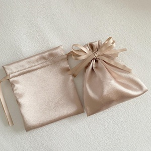 Spot-on Glossy Eco-Friendly Cotton Drawstring <b>Bag</b> 12*14cm for Storing <b>Gifts</b> Wedding Sweet <b>Bag</b> Souvenir <b>Bag</b> for Hand Carrying - Product Image 2