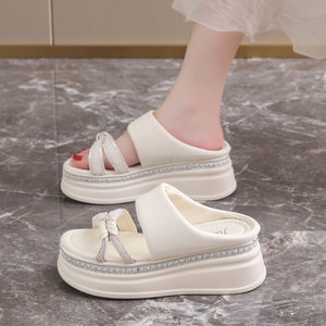 Dép sandal cao gót đế xuồng mùa hè dành cho nữ mới ra mắt, nhiều màu sắc và rất được ưa chuộng - Product Image 1