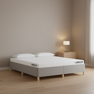 Base de Cama Tapizada en Tela Gris Claro, Diseño Minimalista, Estructura de Madera - Product Image 2
