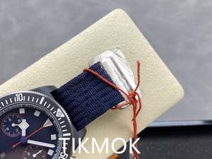 Montre mécanique chronographe en titane M+ Factory FXD pour homme avec verre saphir 42 mm - Product Image 5