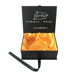 Caja de papel mate elegante blanca personalizada Pieghevole <span class=keywords><strong>Caixa</strong></span> De Presente caja de embalaje magnética para el cuidado de <span class=keywords><strong>la</strong></span> piel con inserto de satén - Product Image 3