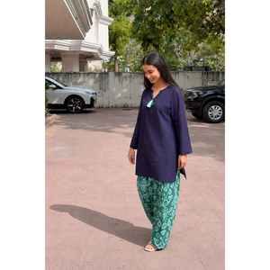 Ropa Étnica Tradicional India al por Mayor, Conjunto de 2 Piezas de Shorts Formales en Azul Marino y Verde Sólido, Ropa de Fiesta para Mujer al por Mayor - Product Image 1