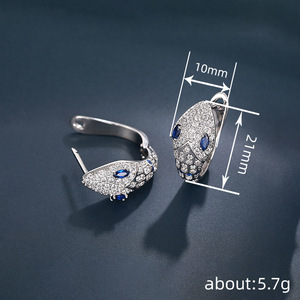 Orecchino a Forma di Serpente Creativo per Donne, Accessorio Moda per Serate Eleganti - Product Image 3