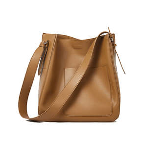 Sac seau personnalisé haut de gamme au design moderne, sac à main en cuir pour femme, sac à bandoulière rétro tendance - Product Image 5