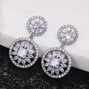 Orecchini Sorria in Oro Bianco con Diamanti Taglio Brillante Rotondo Colore G, Gioielli da Sposa di Lusso Naturali da Donna con Montatura in Argento - Product Image 5