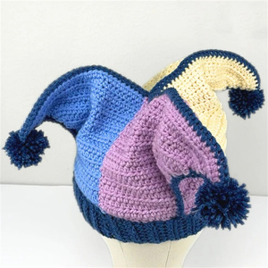 SZ1450 moda 2025 colorido sombrero <span class=keywords><strong>de</strong></span> elfo <span class=keywords><strong>de</strong></span> punto novedad <span class=keywords><strong>barato</strong></span> 3 puntos bufón sombrero hecho a mano ganchillo <span class=keywords><strong>bruja</strong></span> fiesta sombreros - Product Image 3