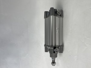 Cylindre SMC ISO standard CP96SDB63-100C 100% neuf et original - Product Image 1
