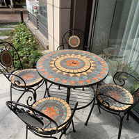 Ensembles de table et de chaises de jardin et de patio en fer forgé de style européen, durables, y compris des ensembles de table et de chaises en mosaïque.