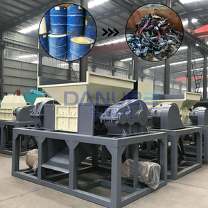 Broyeur de ferraille en acier robuste pour le recyclage des métaux avec lames à double arbre - Product Image 1