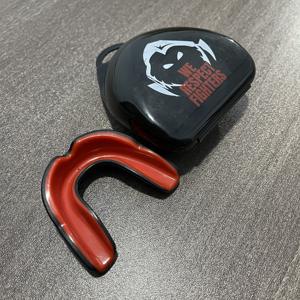 उच्च गुणवत्ता वाले अनुकूलित मुक्केबाजी मुंह रक्षक सिलिकॉन गम ढाल मुंह के गार्ड ओएम दांत गार्ड - Product Image 6