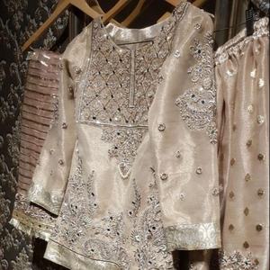 De moda. Diseño de impresionante pesado-Kurta con Garara-vestido con hermosos trabajos para/fiesta/boda = 2021. - Product Image 1