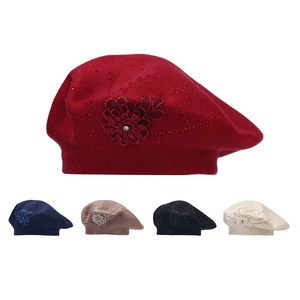 En gros, Béret français vintage, style jeune et frais, en tricot, orné de <span class=keywords><strong>fleurs</strong></span> thermocollées, artistique, pour <span class=keywords><strong>femme</strong></span>, style <span class=keywords><strong>peintre</strong></span>, pour occasions décontractées, fêtes, hiver et voyages - Product Image 2