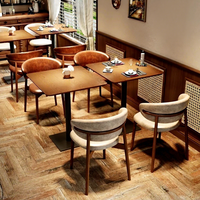 Ensembles de tables et chaises commerciaux modernes et minimalistes en bois massif pour cafés, salons de thé, bars ; banquettes et canapés personnalisables