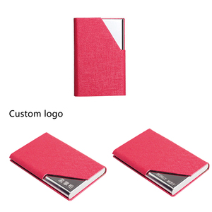 Porte-cartes nominatives en cuir PU prêt à expédier avec logo laser personnalisé étui en métal pour passeport - Product Image 4