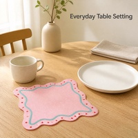 Set de table carré rose en lin avec points rouges brodés et bordure turquoise, fait main, style moderne, décoration de table