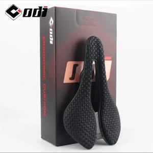 ODI MTB sillín 3D impreso hueco transpirable asiento de <span class=keywords><strong>bicicleta</strong></span> de carretera cojín cómodo ultraligero accesorios de asiento de ciclismo - Product Image 1