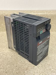 Convertidor de Frecuencia PLC Trifásico 220V FR-E820-0.75K-1 - Product Image 6