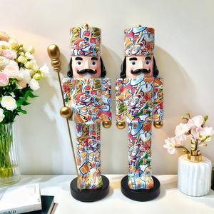 งานประดับตกแต่งเรซิ่นอีพ็อกซี่รูปทหาร สำหรับเทศกาลคริสต์มาส สร้างบรรยากาศวันหยุด ตกแต่งบ้าน สไตล์นามธรรม สำหรับห้องนั่งเล่น ทางเข้าบ้าน งานศิลปะพื้นบ้าน - Product Image 1