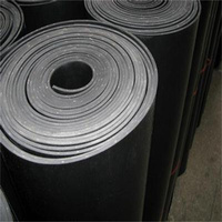 Dalles acoustiques modernes en mousse, panneaux en forme de coin pour l'absorption sonore des murs d'hôtels, d'appartements, de KTV et de cinémas