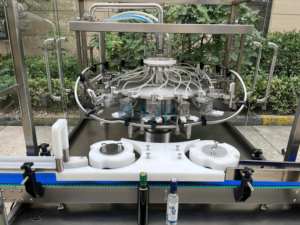 Lavadora automática de botellas de tipo inverso para limpieza de botellas de aceite cosmético y alimentos - Product Image 2