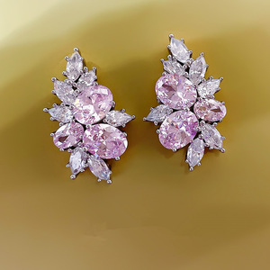 Orecchini a perno con fiore di ciliegio rosa da donna, gioielli floreali alla moda - Product Image 6