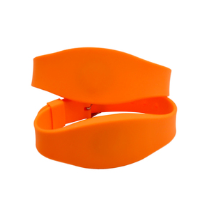 Dây đeo cổ tay silicon tất cả trong một <span class=keywords><strong>RFID</strong></span> | giải pháp tùy chỉnh cho khách sạn, khu nghỉ dưỡng, truy cập và thanh toán công viên giải trí - Product Image 4