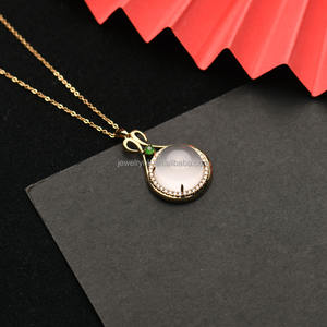 หยกเจดไทย์สีเขียวอ่อนหรูหรา คุณภาพ 5A ระดับพรีเมียม รูปทรงน้ำเต้า ประดับกรงเล็บ - Product Image 3