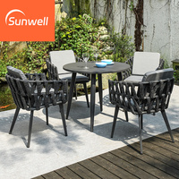Meubles de restaurant d'extérieur de style moderne et luxueux, ensemble de salle à manger de jardin, table et chaises de patio en aluminium pour café et hôtel