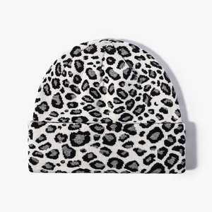 <span class=keywords><strong>Bonnet</strong></span> d'hiver imprimé léopard pour <span class=keywords><strong>femme</strong></span> Double couche épais tricoté doux et chaud Slouchy Hat - Product Image 2
