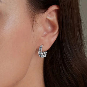 Pendientes de flores para mujer, diseño floral pequeño y pastoral, estilo elegante Mori, regalos de joyería para uso diario - Product Image 2