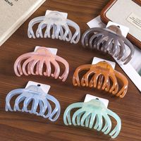 MUJU D406 Pince à cheveux et pinces à mâchoires en plastique Octopus Jumbo 13cm 42g, à dents multiples arquées, avec logo personnalisé, carte code-barres, prêt à la vente au détail