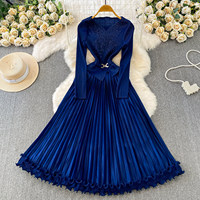 Robe Vintage Haut de Gamme Luxe Léger Strass Thermocollés Col en V Femme Style Sophistiqué Taille Plissée Jupe Évasée